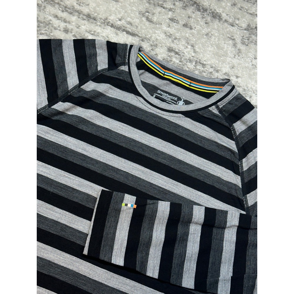 Smartwool Merino 150 Shirt Mens Small Black Gray Striped Long Sleeve Base Layer